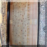 R06. Contemporary rug. 6' x 8'9”